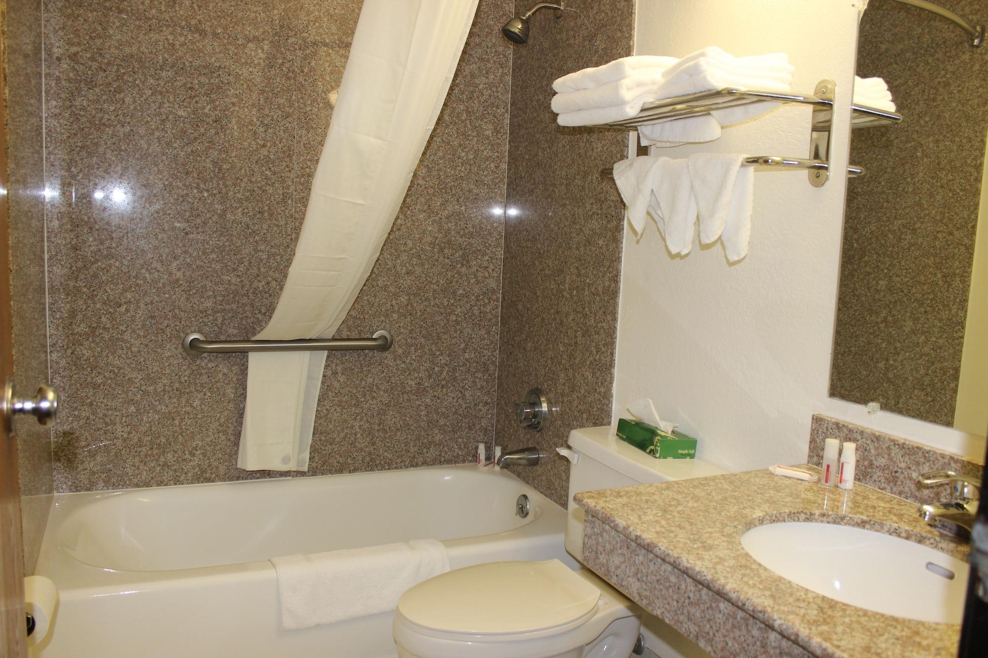 Super 8 By Wyndham Tuscaloosa