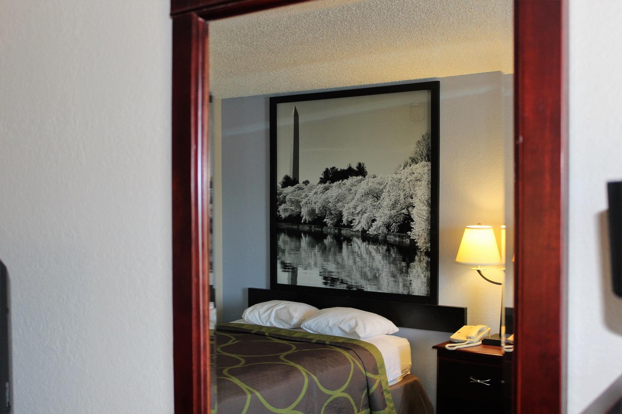 Super 8 By Wyndham Tuscaloosa