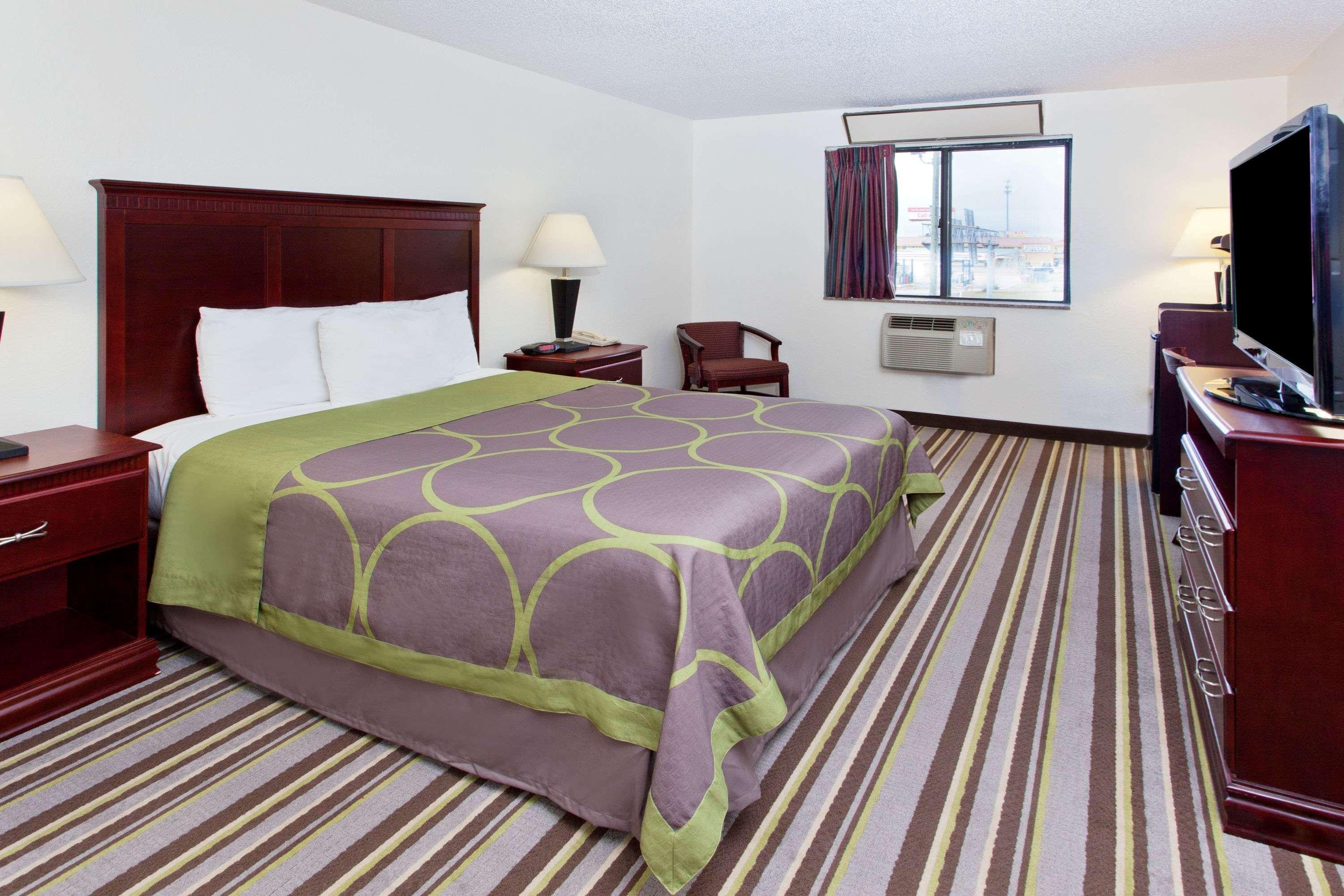 Hotel Super 8 By Wyndham 2*