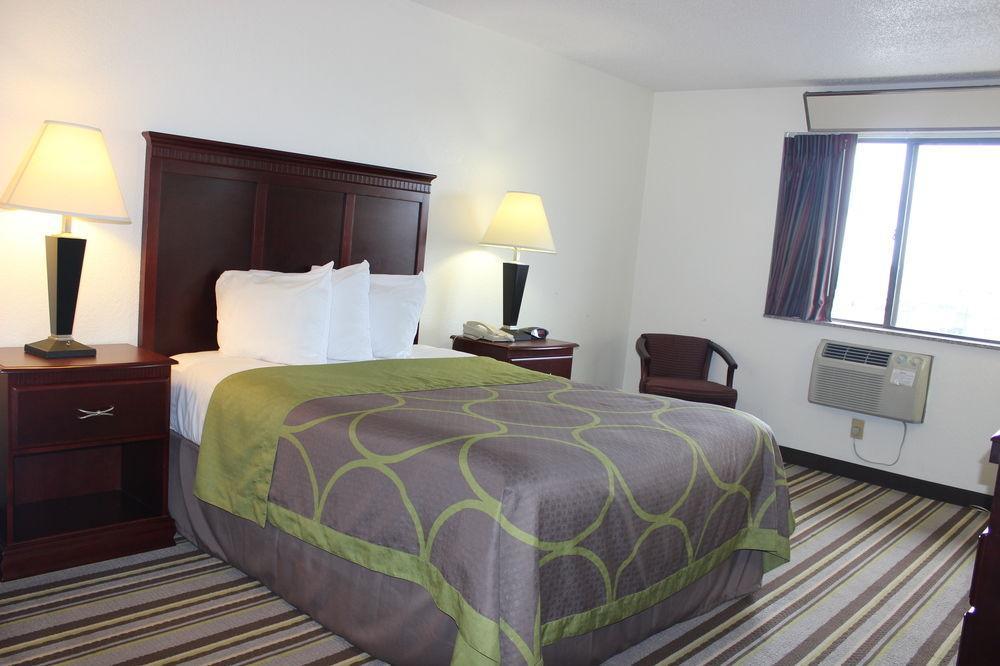 Hotel Super 8 By Wyndham Tuscaloosa